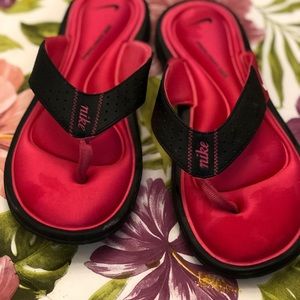 Nike flip flops - worn once